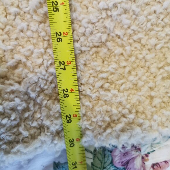 H&M Beige Teddy Faux Fur Classic Vest Open front Women's Size XS - Picture 6 of 7